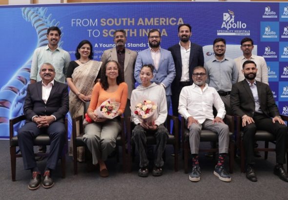 அதிநவீன ரோபோடிக் மூலம் முதுகுத்தண்டு அறுவை சிகிச்சைக்குப் பிறகு தென் அமெரிக்க இளைஞர் தென் இந்தியாவில் குணமடைந்தார்