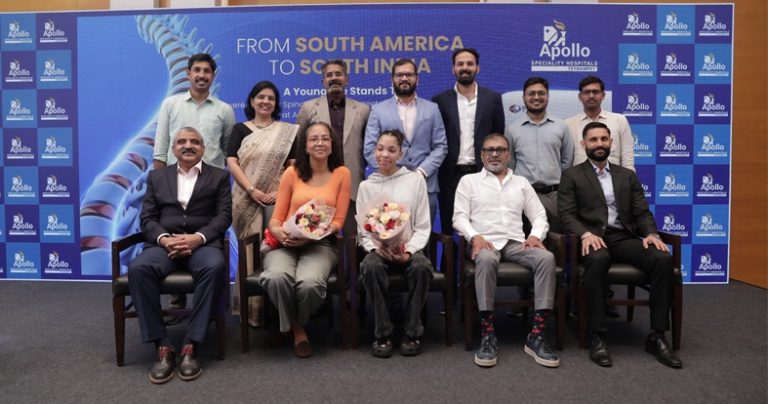 அதிநவீன ரோபோடிக் மூலம் முதுகுத்தண்டு அறுவை சிகிச்சைக்குப் பிறகு தென் அமெரிக்க இளைஞர் தென் இந்தியாவில் குணமடைந்தார்